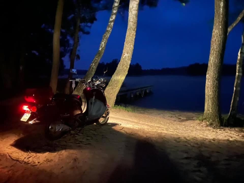 Swiety Spokoj Laka I Woda Pozezdrze Esterno foto
