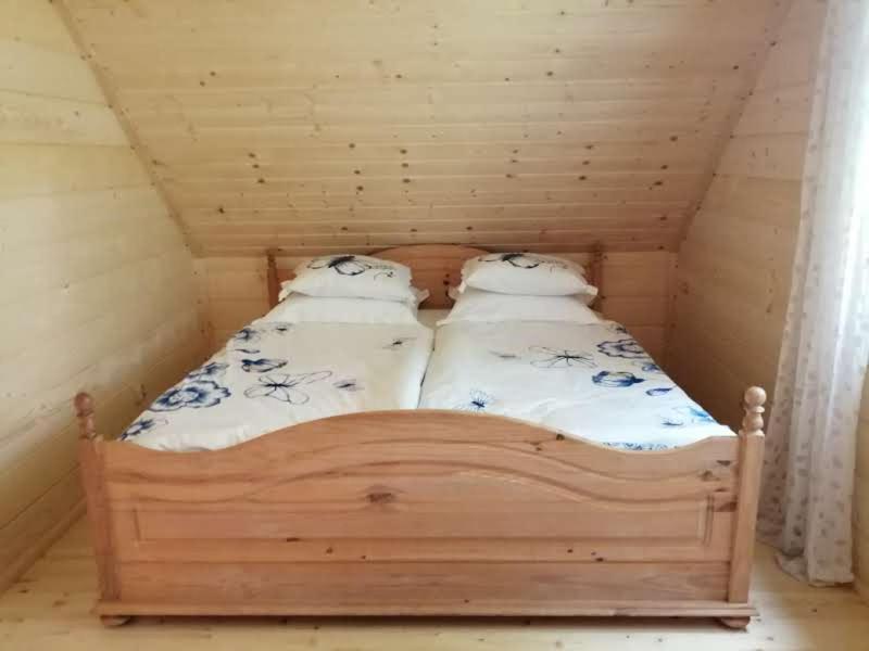Swiety Spokoj Laka I Woda Pozezdrze Esterno foto