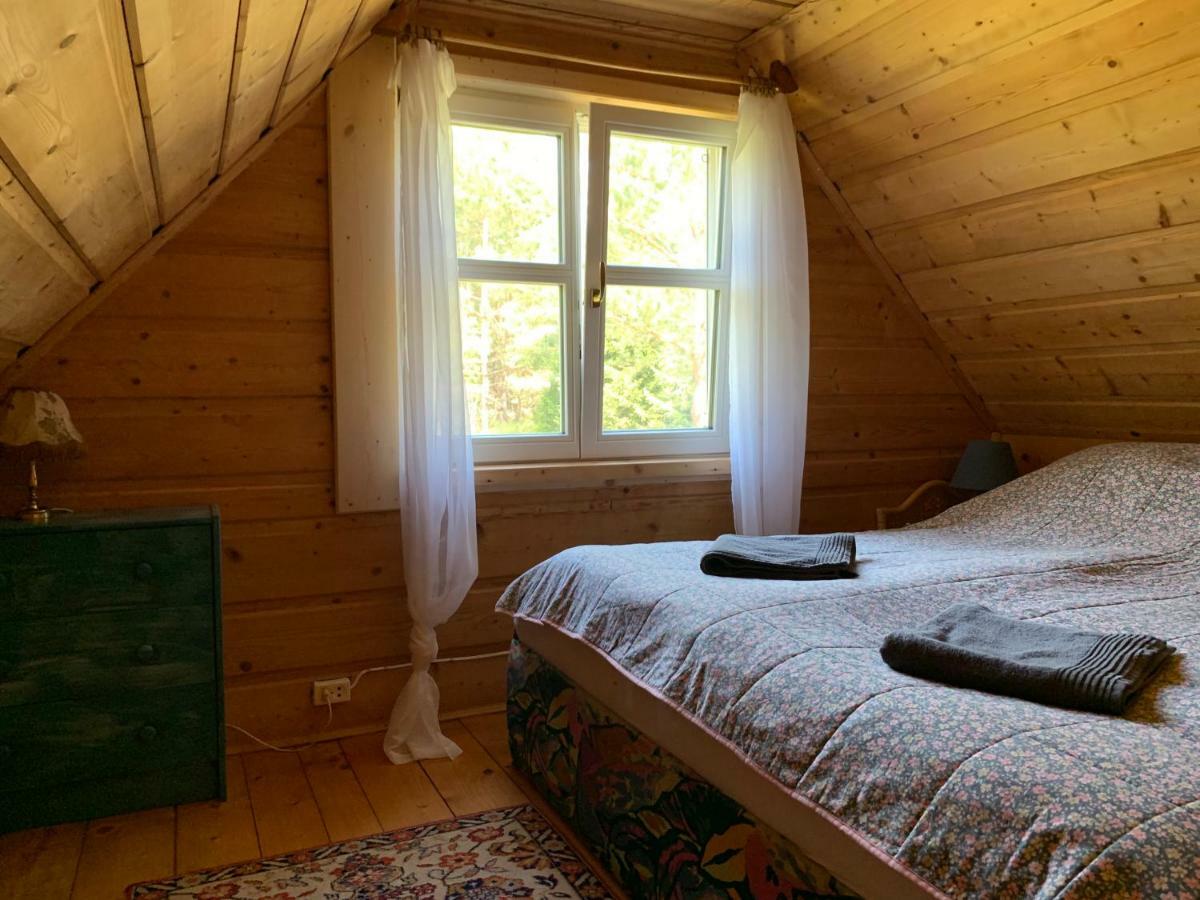 Swiety Spokoj Laka I Woda Pozezdrze Esterno foto